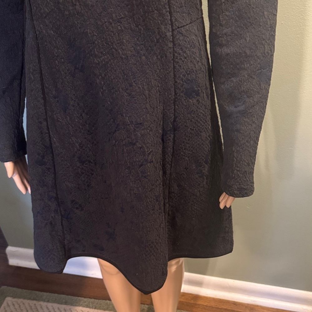 Vera Wang Black and Blue Long Sleeve Dress - Picture 6 of 6